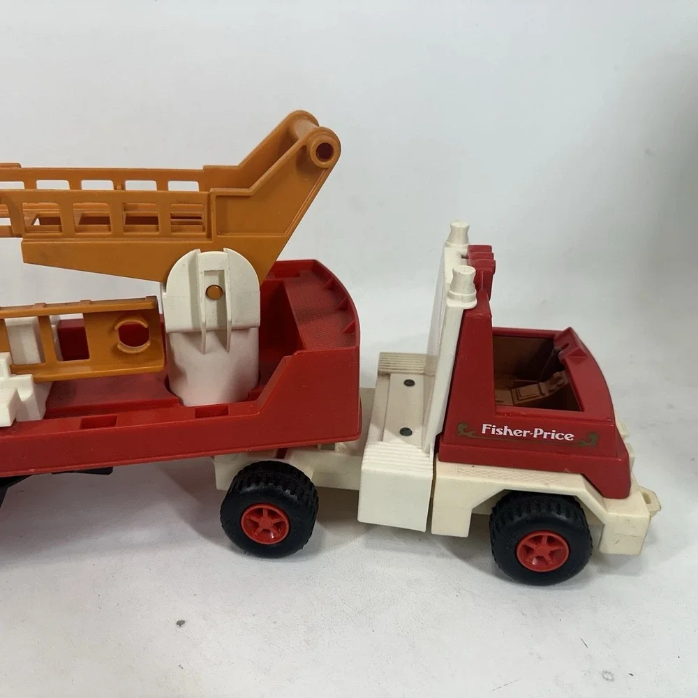 Fisher-Price Husky Helper Hook & Ladder FIRE TRUCK #319 Vintage‎ 1978